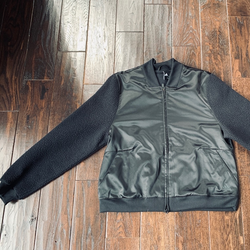 Adidas Zip-up Jacket 🔥